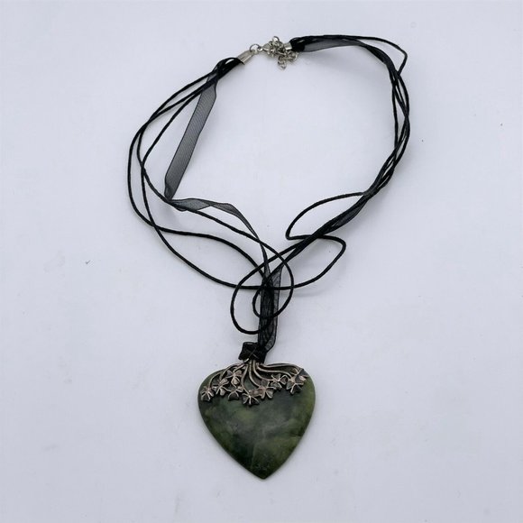 JC Walsh & Sons Ireland Sterling 925 Connemara Marble Shamrock Heart Necklace - Picture 4 of 8